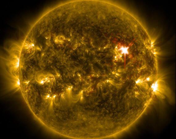 solar flare sun eruption energy 39649